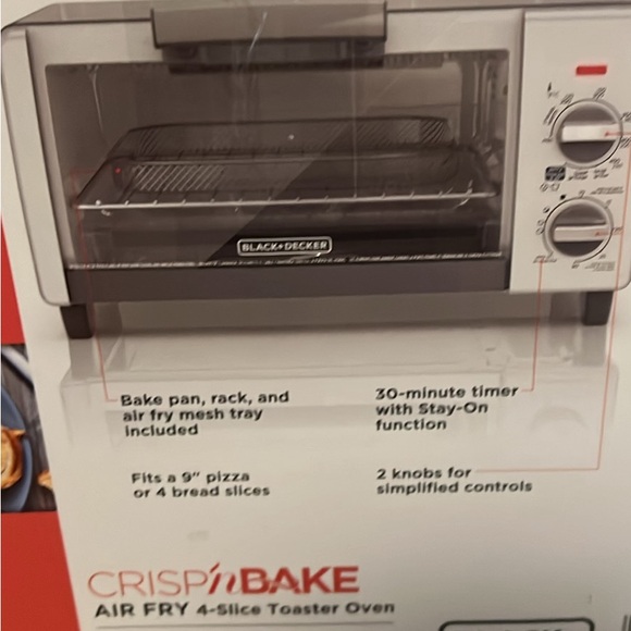 BLACK + DECKER Crisp ‘N Bake Air Fry 4-Slice Toaster Oven, Crisp n' Bake air fry - Picture 3 of 5